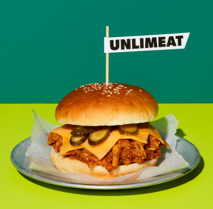 UNLIMEAT Pulled Pork Cheese Burger